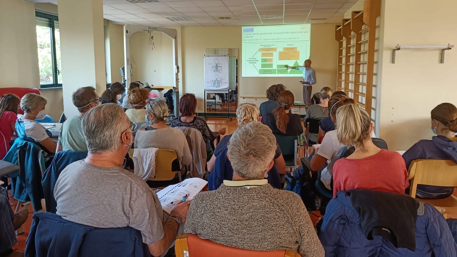 Aula piena durante una lezione