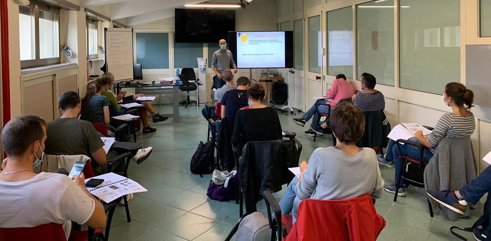 Lezione in aula con un gruppo ristretto